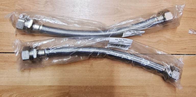 New 22mm Tap Flexi Hoses 3/4" – Pair 22mm x 3/4" x 300mm 