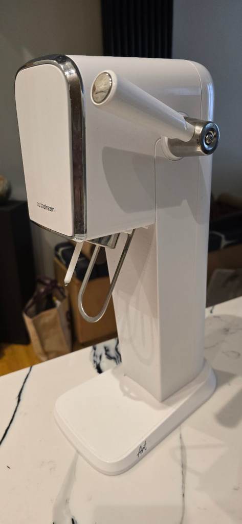 White SodaStream Art Sparkling Water Maker – Good Condition