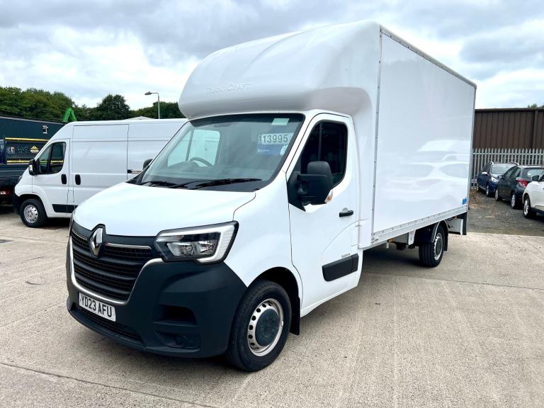 Renault Master 2.3 145ps L3 LWB Luton with Tail lift 2023/23 Registration 