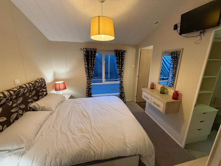 40x20 2 Bed Twin Lodge - DG, CH, Bath, Ensuite, Patio Doors - Offsite / Own Land