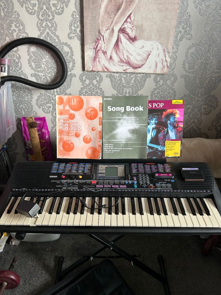Yamaha keyboard 