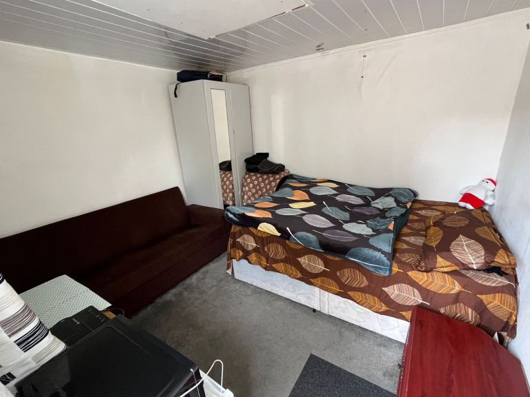 En-Suite Double Bed Room Available 