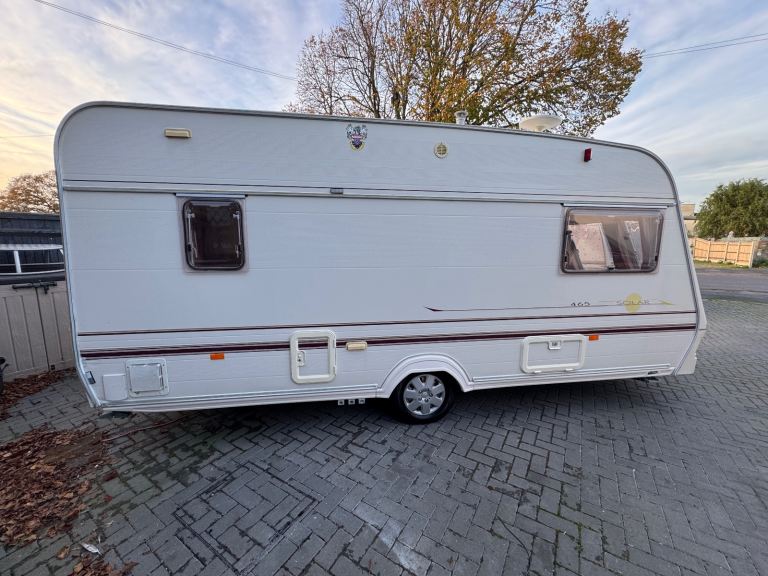 1998 Lunar Solar 465-5 Berth Caravan, Full Size Awning, Double Dinette Family Layout.