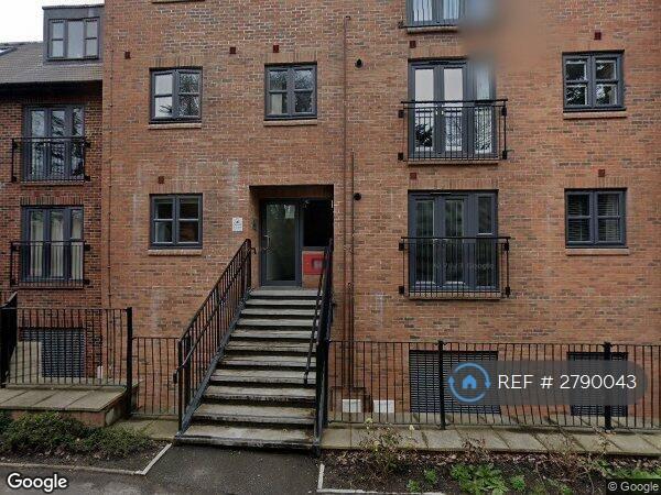 2 bedroom flat in Carter Court, Hook, RG27 (2 bed) (#2790043)