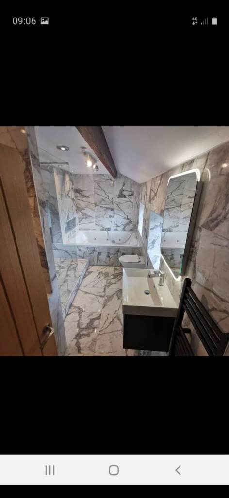 Tiling bathroom kitchen wall and floor 