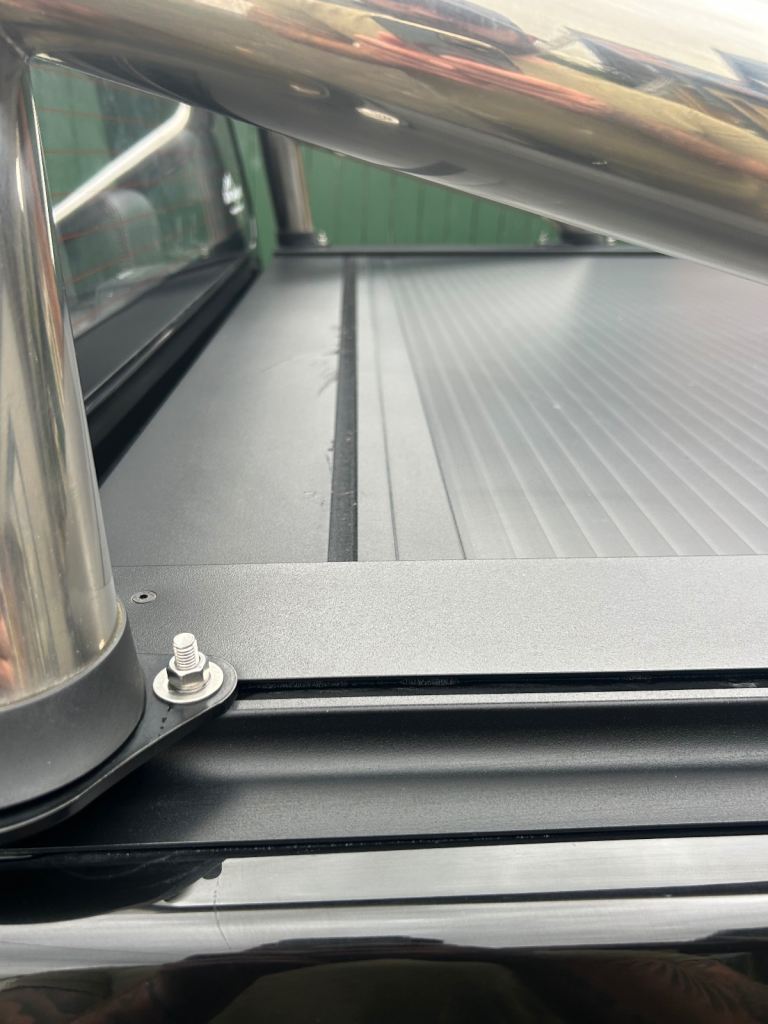 Manual roller shutter for Maxus t90 (ev)