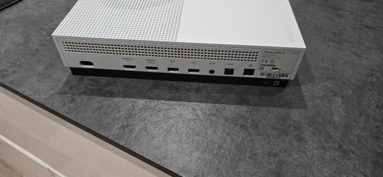 Xbox one s disc edition