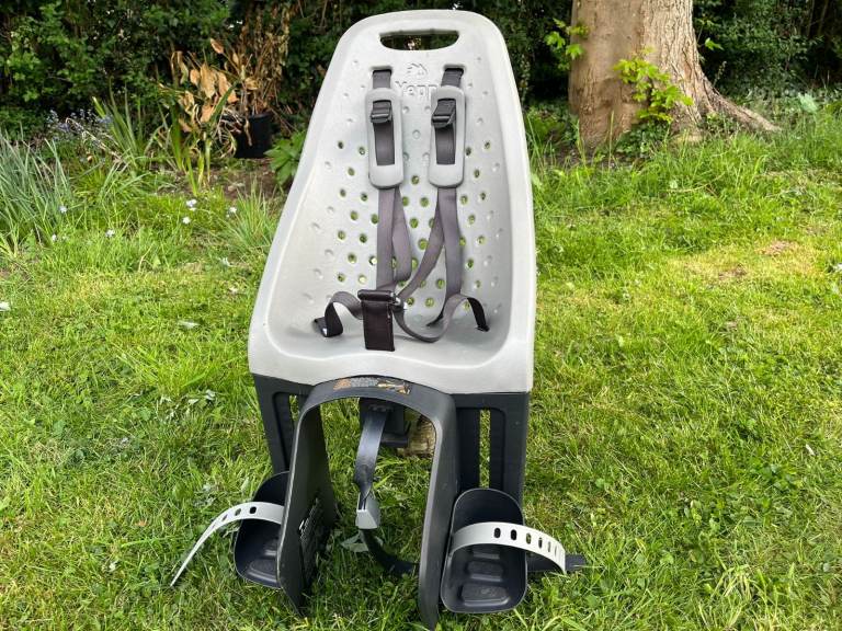 Thule Yepp Maxi Easyfit- Children's rear bicycle seat with adapter. 