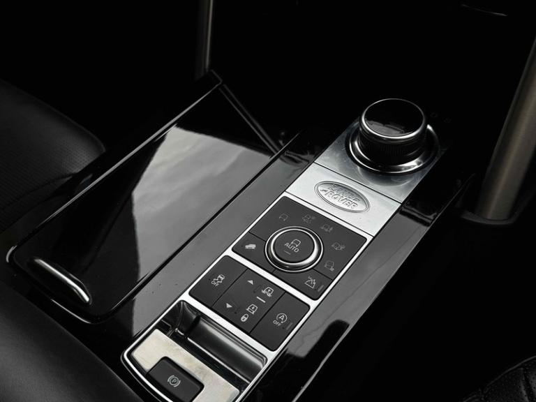 2018 Land Rover Discovery SD V6 HSE Luxury SUV Diesel Automatic