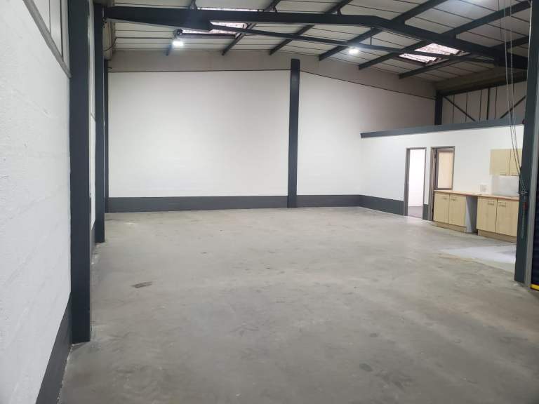 Warehouse space to take as a whole or to share, Birmingham B8, 1200sqft