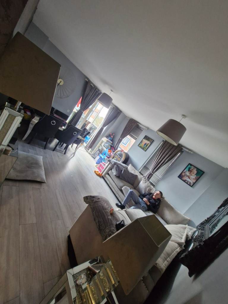 Home swap Large 2 bed apartment council right to buy 