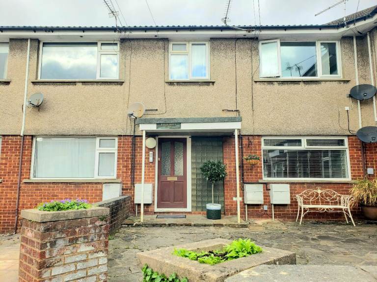 Two bedroom flat to let 