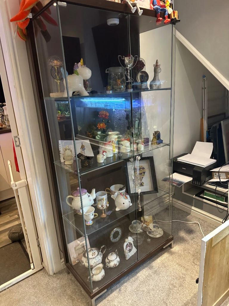 Glass cabinet 