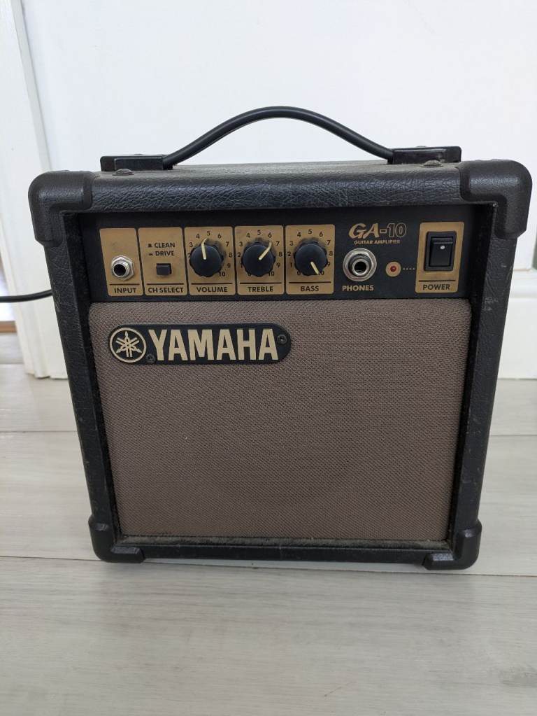 Yamaha GA-10 guitar amp