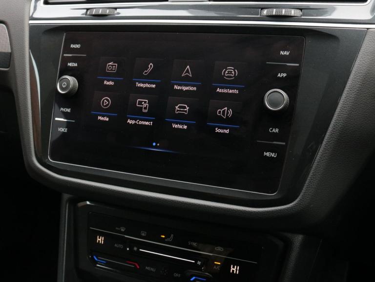 2022 Volkswagen Tiguan 1.5 TSI Life SUV 5dr Petrol Manual Euro 6 (s/s) (150 ps) ESTATE Petrol Manual