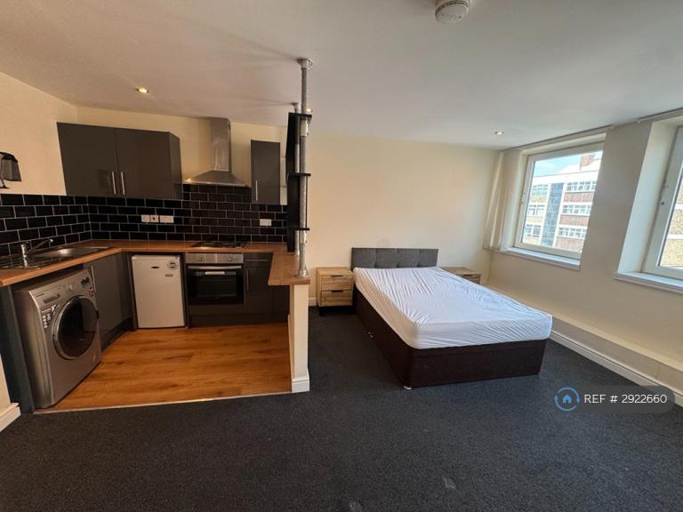 Studio flat in Princegate House, Doncaster, DN1 (#2922660)