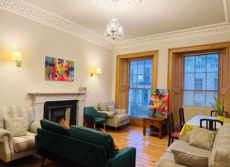 Beautiful 2-Bed Georgian Flat – Dundee West End – 3 Mins to University