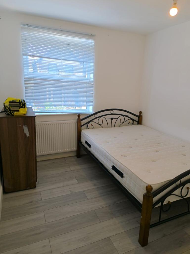 Room to rent 