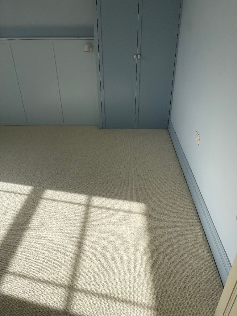 Carpet fitting instant fast service low price and also do vinyl !!stairs very reasonable price