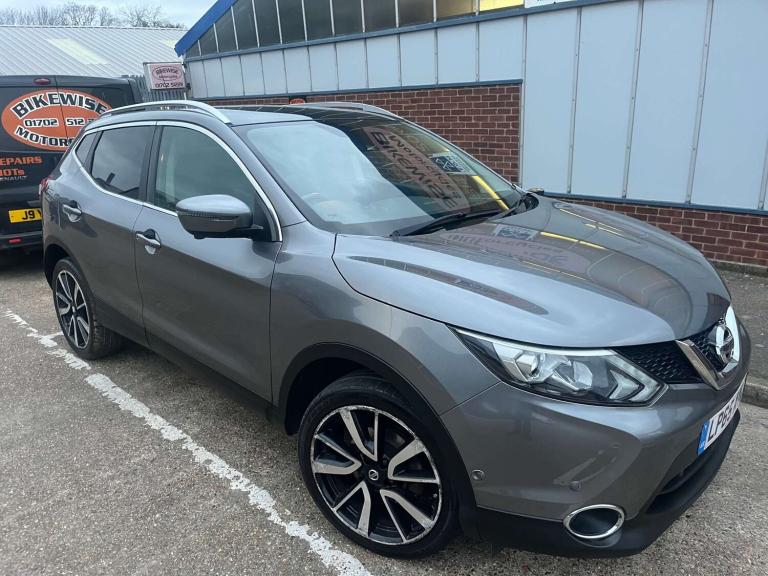 2015 Nissan Qashqai 1.5 dCi Tekna 5dr HATCHBACK DIESEL Manual