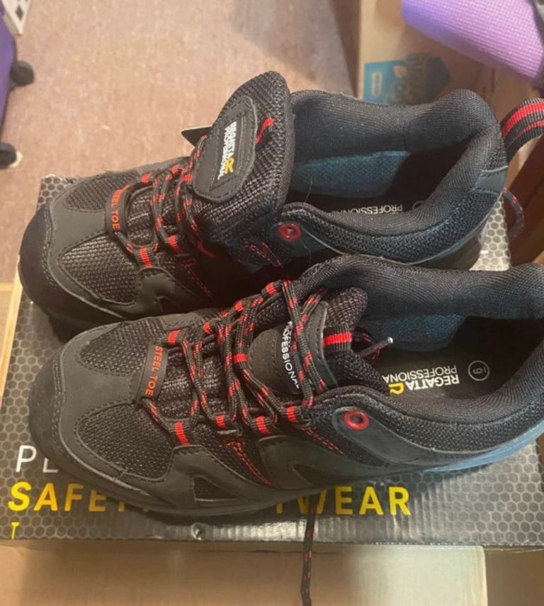 image for Regatta safety shoes size 6