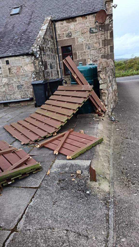 Broken fence ?