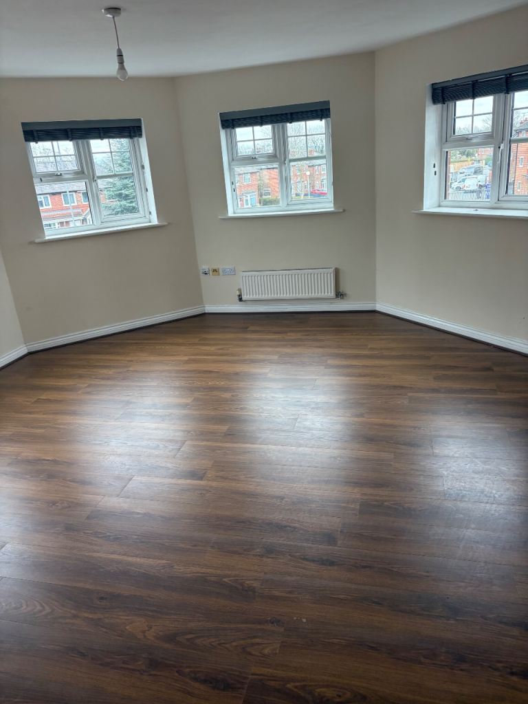 Lovely 2 bedroom flat to let in moston