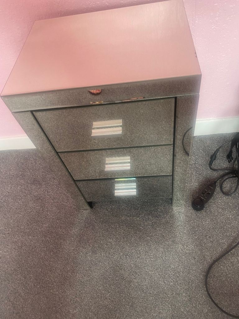 Mirrored 3-Drawer Bedside Table – Good Condition