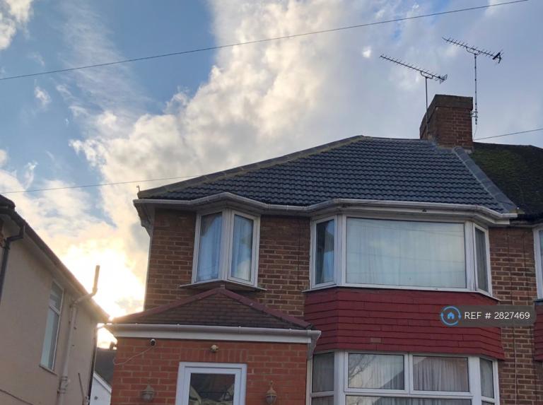 1 bedroom in The Greenway, London, NW9 (#2827469)