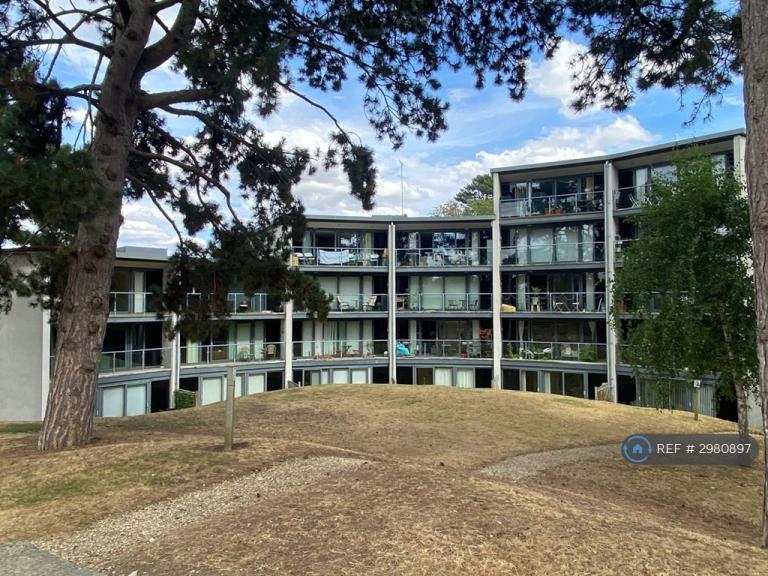 2 bedroom flat in The Crescent, Cheltenham, GL51 (2 bed) (#2980897)