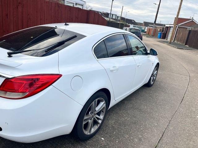 Vauxhall, INSIGNIA, Hatchback, 2011, Manual, 1956 (cc), 5 doors