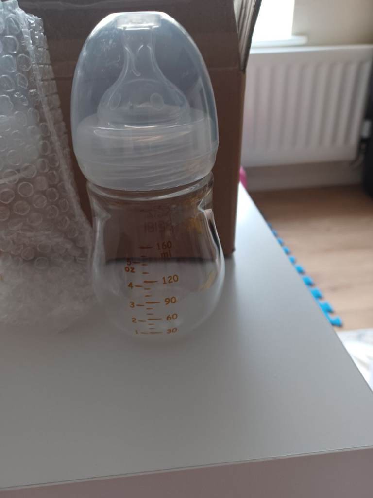 Pelai Glass Baby Bottles with Teats – As Good As New