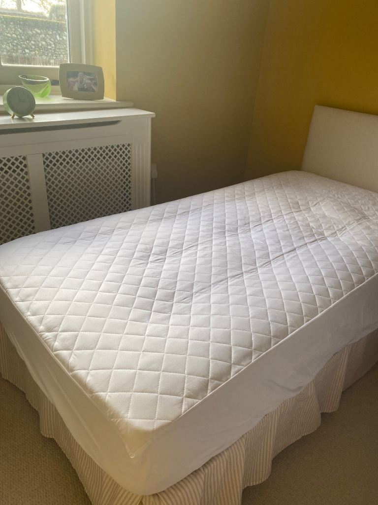 Excellent Condition Single Beds for Sale 