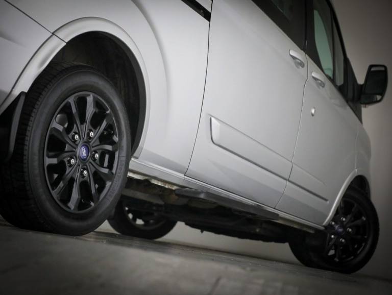 2022 Ford Tourneo Custom 2.0 EcoBlue 130ps Low Roof 8 Seater Titanium MPV DIESEL Manual