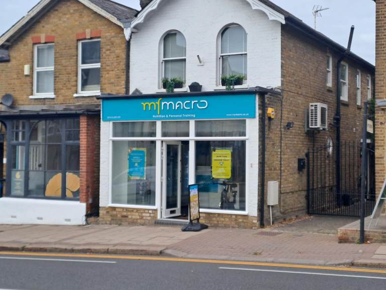 Retail Shop in Oatlands drive for short or long term