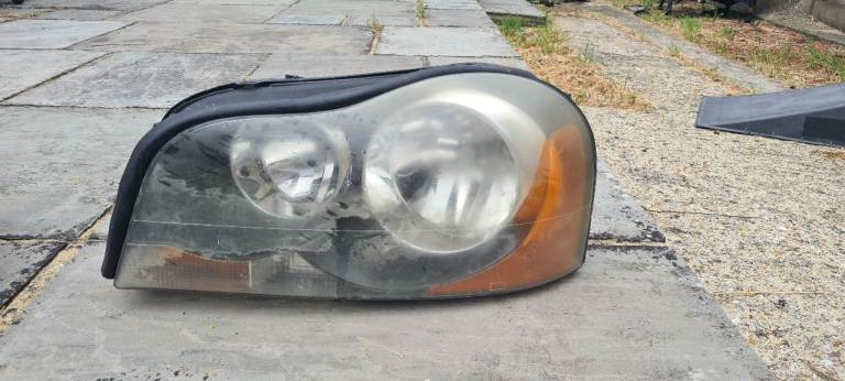 Xc90 NS headlight