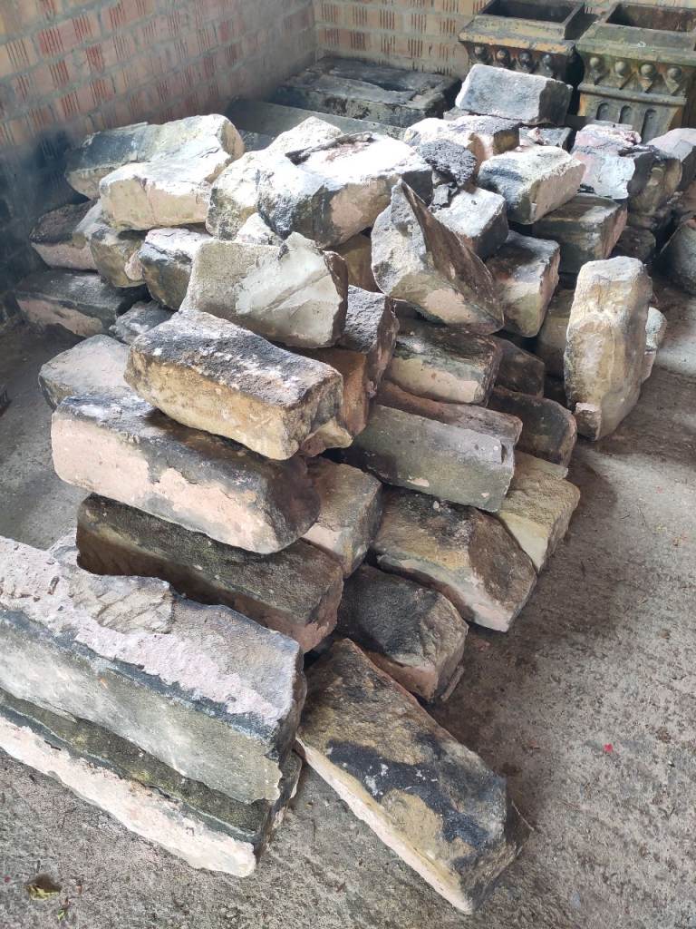 Job Lot of Reclaimed Stone Building Blocks – Fair Condition
