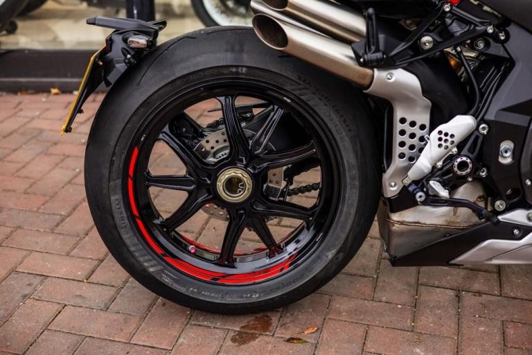 MV Agusta Brutale 1000 RR ! LOW MILES ! RARE ! CARBON ! OHLINS ! STUNNING