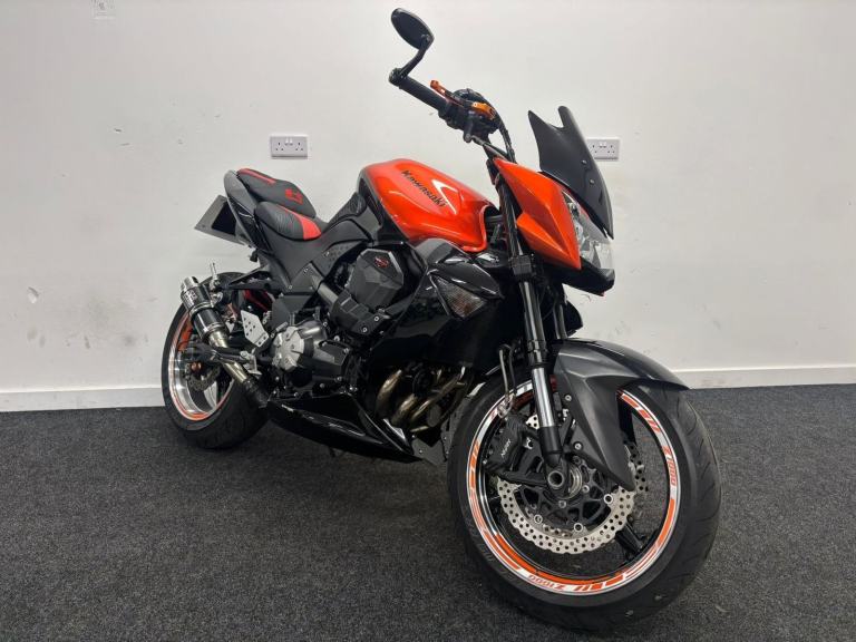 KAWASAKI Z1000 ** LONG MOT - LOW MILES - SP ENGINEERING CANS **