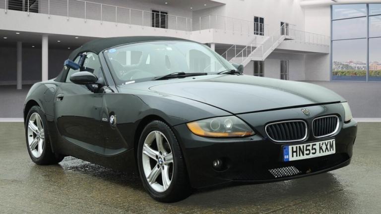 2005 BMW Z4 2005 2.0i SE 2dr CONVERTIBLE BLACK FULL RED LEATHER SERVICE HISTORY CONVERTIBLE Petro...