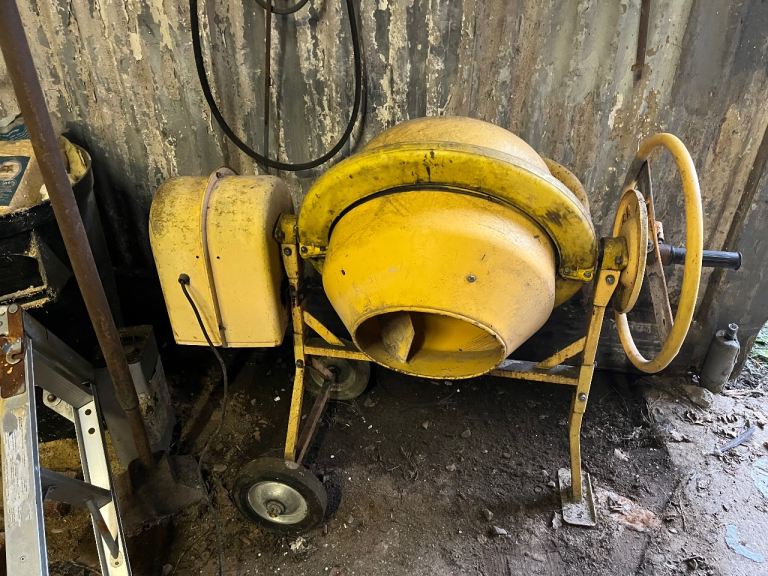 Small cement mixer 