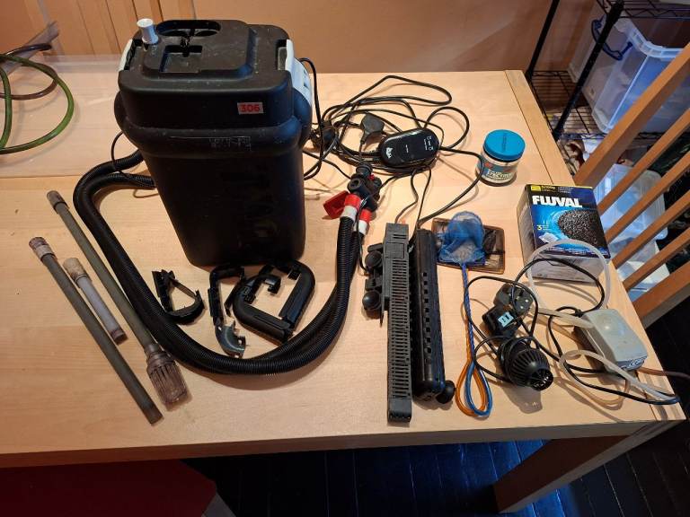 PENDING COLLECTION *FREE* full aquarium kit (see condition below)