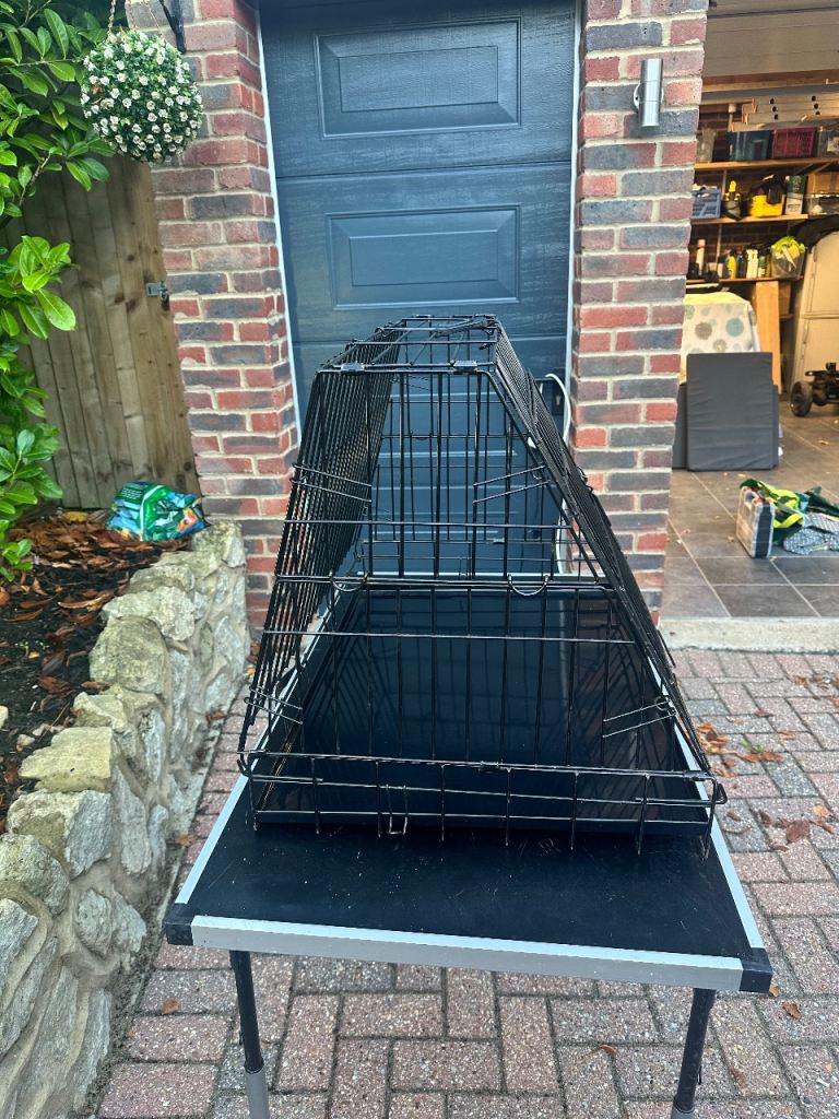 Car boot dog crate 