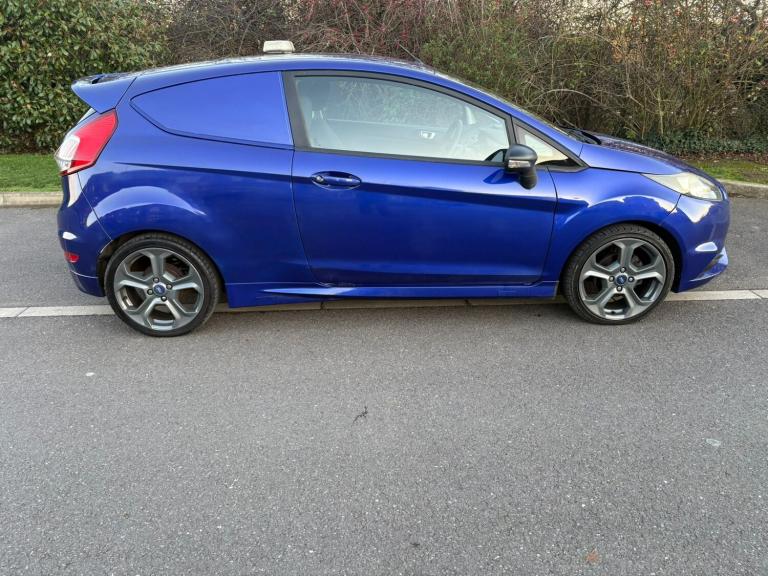 2014 Ford Fiesta 1.6 TDCi ECOnetic Van CAR DERIVED VAN Diesel Manual