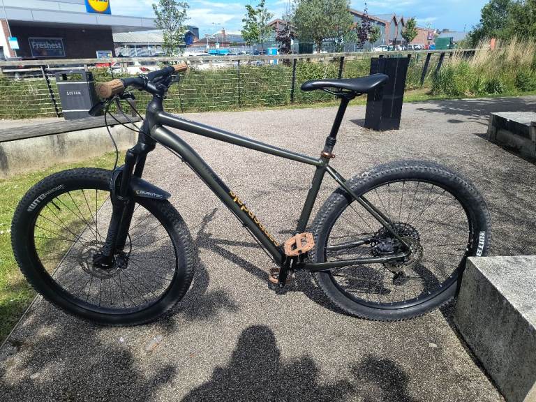 Cannondale cujo 2 mountain bike (L)