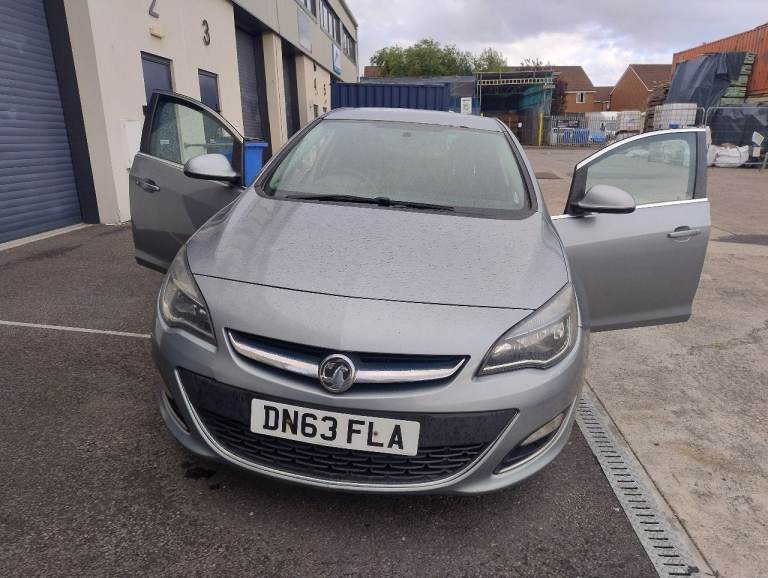 Vauxhall, ASTRA, Hatchback, 2013, Manual, 1956 (cc), 5 doors