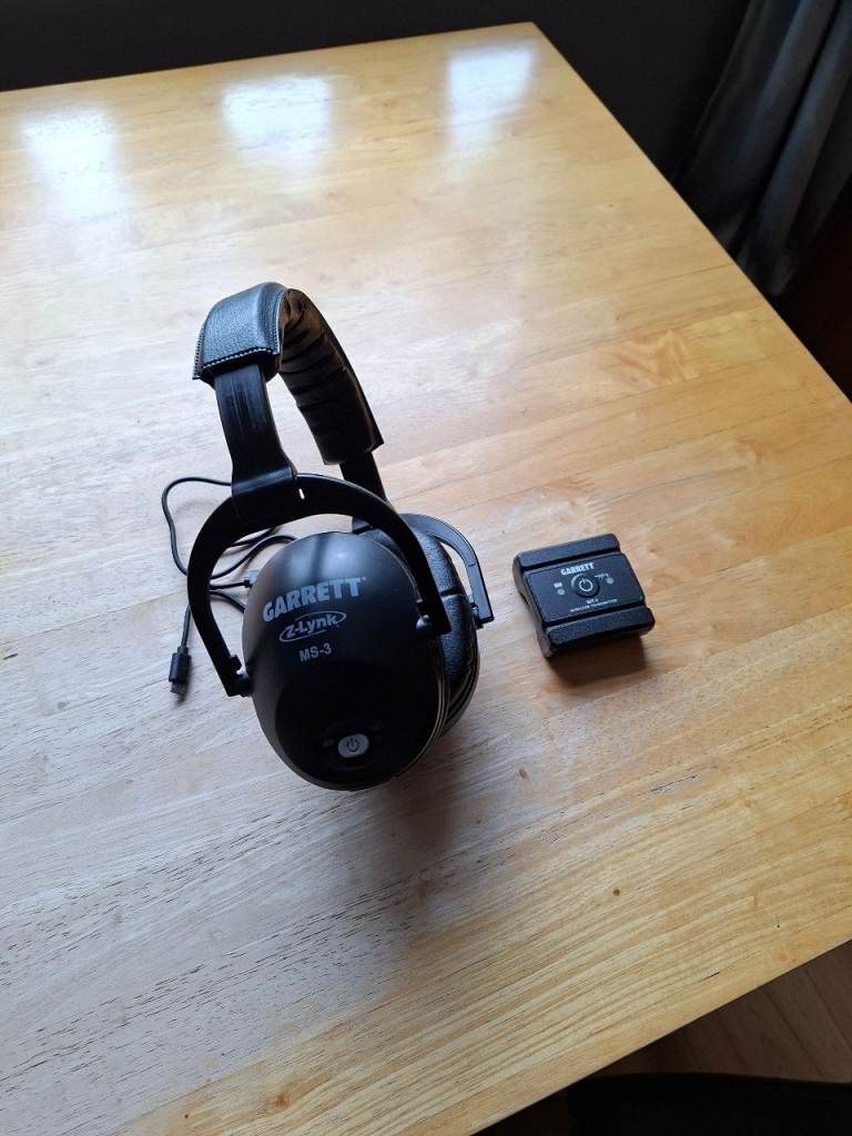 Metal detector wireless headphones kit 