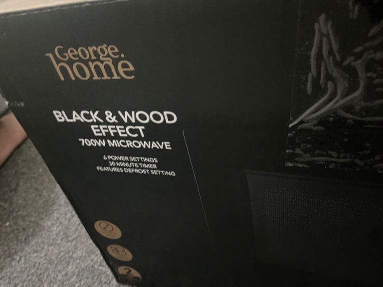 George Home Black & Wood Effect 700W Microwave – New