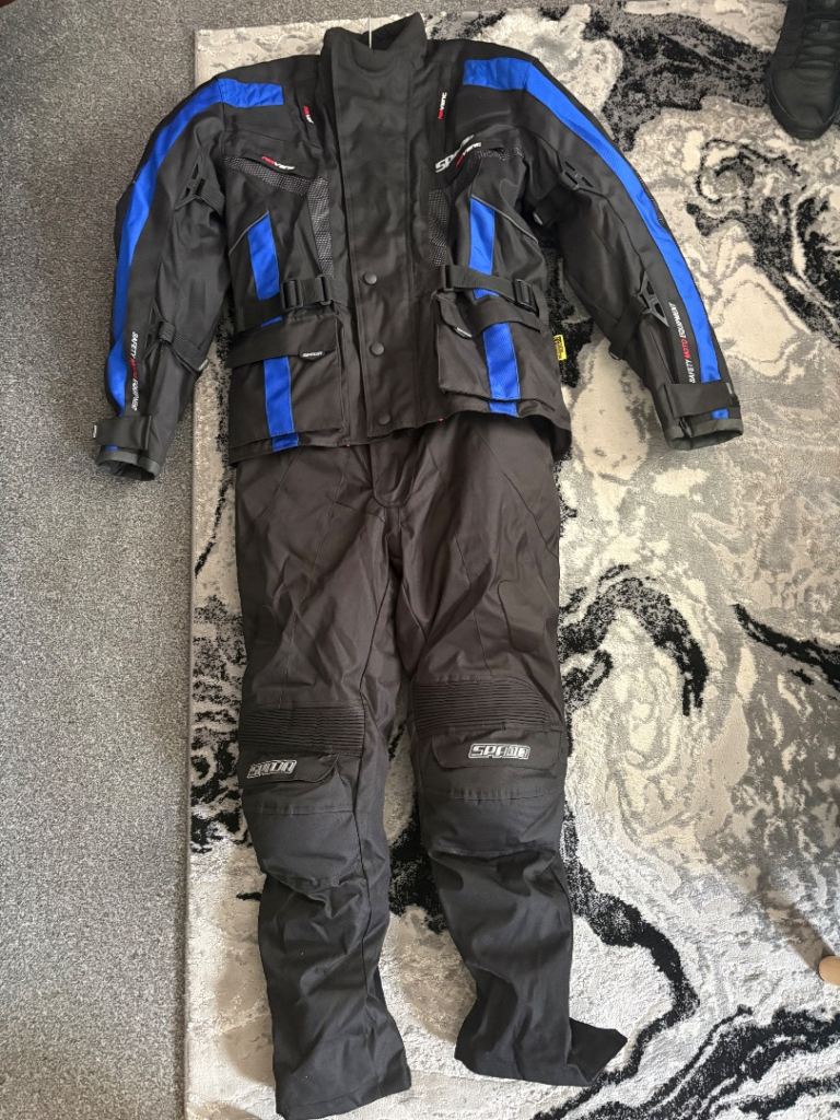 Woman’s motorcycle kit 
