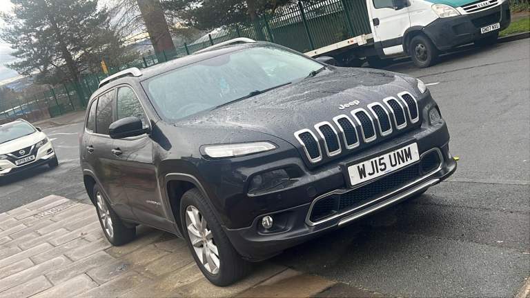  4x4  Automatic Jeep Cherokee limited 2.2